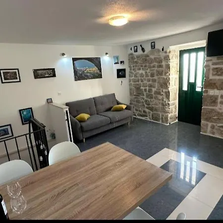 Dalmacija Apartment *
