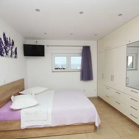 Dalmacija * بريلا