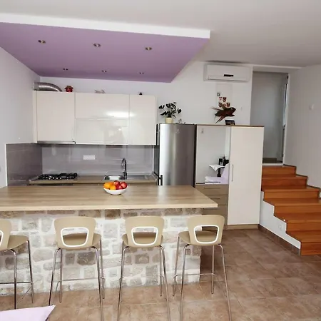 Apartment Dalmacija *