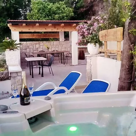 Dalmacija شقة بريلا